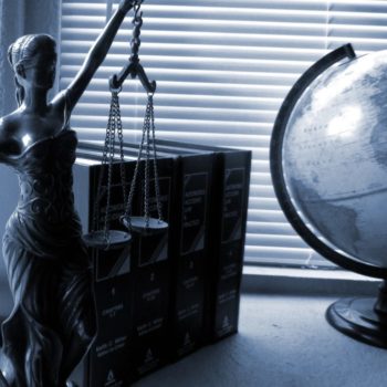 lady justice 2388500_1920