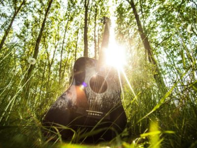 acoustic guitar 407214_1920